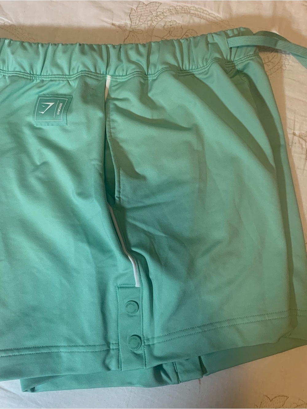 Gymshark Mint Green Recess Snap-Front Athletic Shorts Ladies Sz Medium - Picture 1 of 6